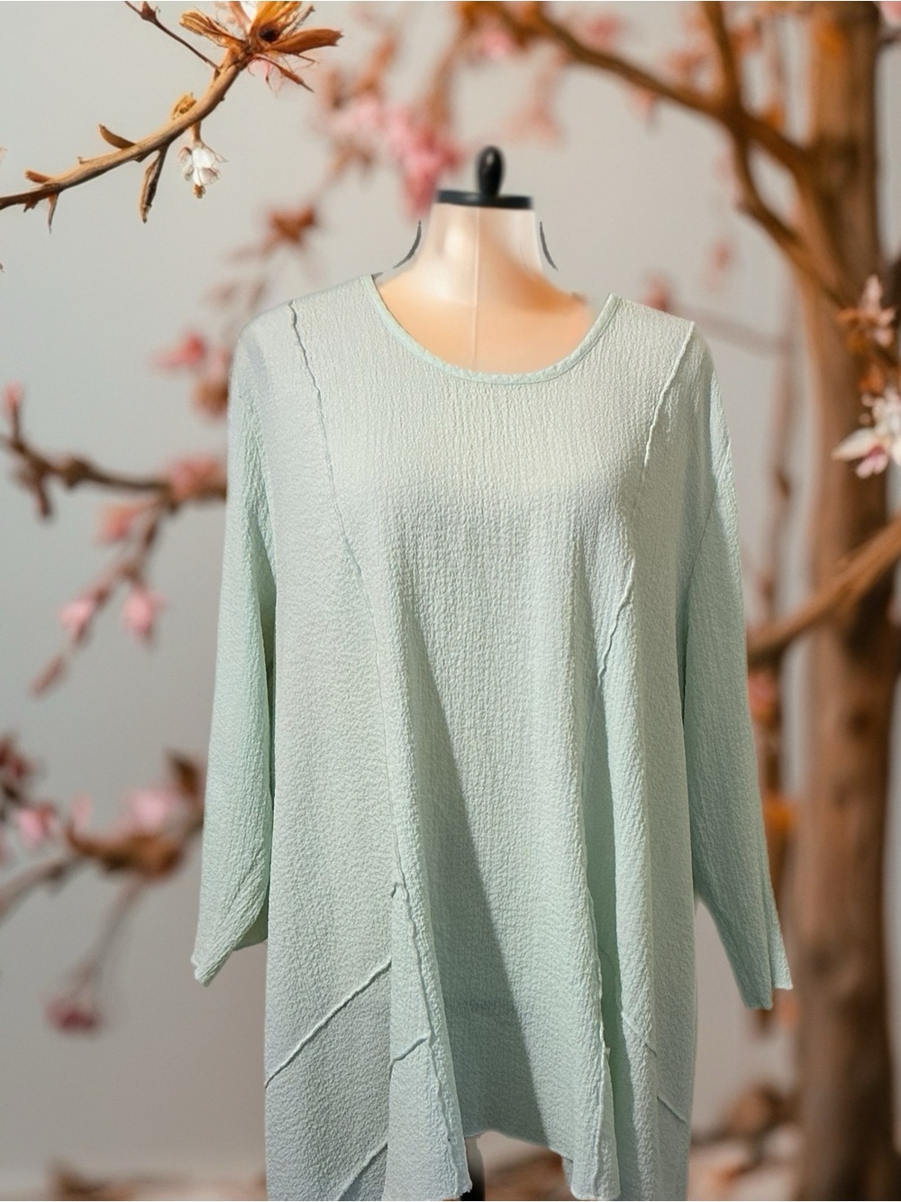 Lulu-B Textured Soft Green Tunic Top XL Asymmetrical Hem Lagenlook Treavel